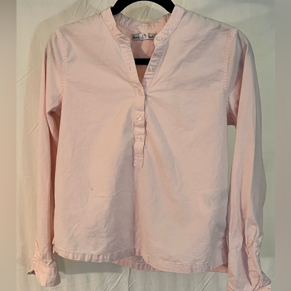 Abercrombie & Fitch 1/4 button down size S in Pale Pink